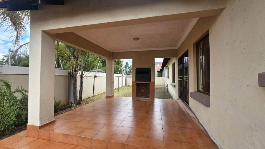 3 Bedroom Property for Sale in Melodie North West